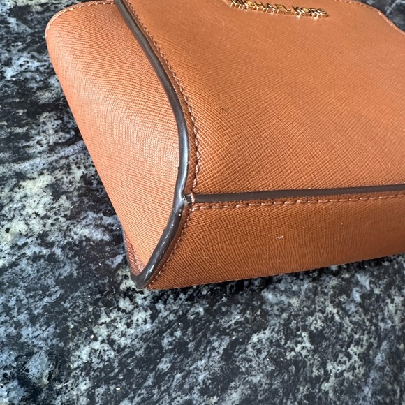 Michael Kors Small Tan Crossbody/Shoulder bag never worn - Picture 6 of 7